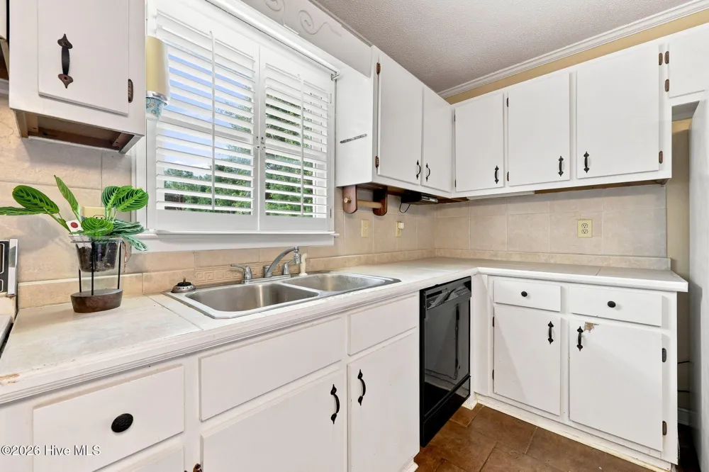 3605 Plantation Road Morehead City, NC 28557