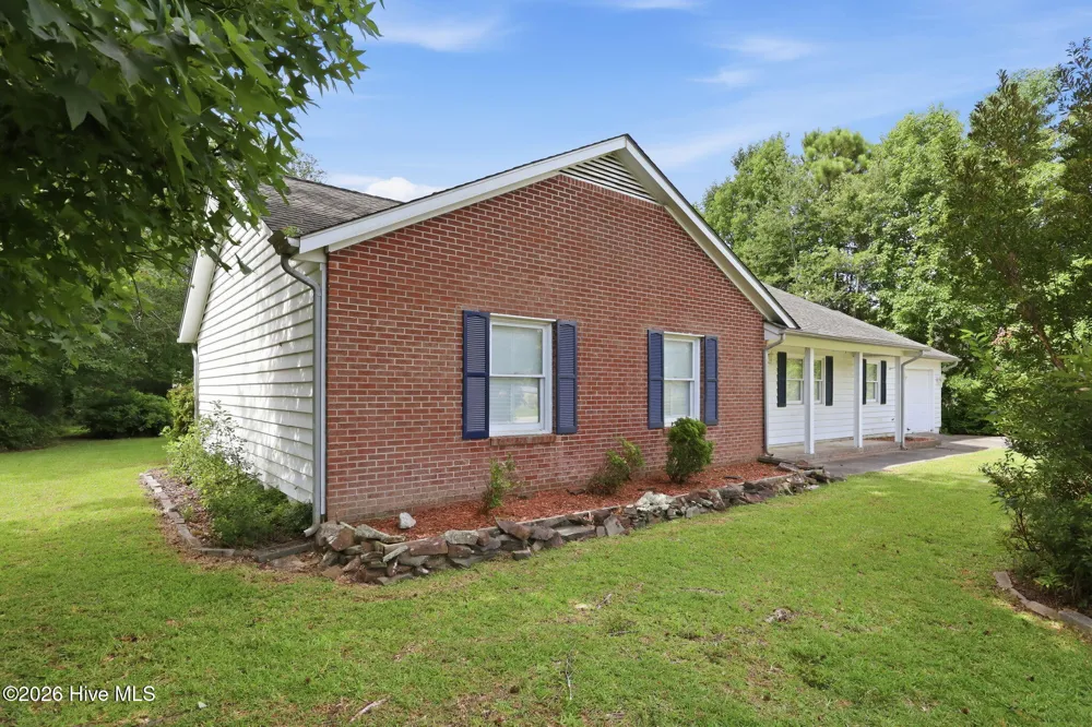 3605 Plantation Road Morehead City, NC 28557