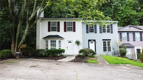 1082 Huntington Trace SE