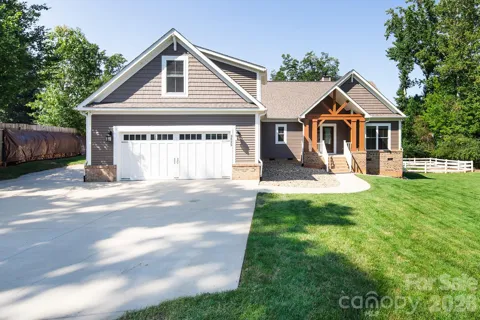 3825 Chevlot Hills Road