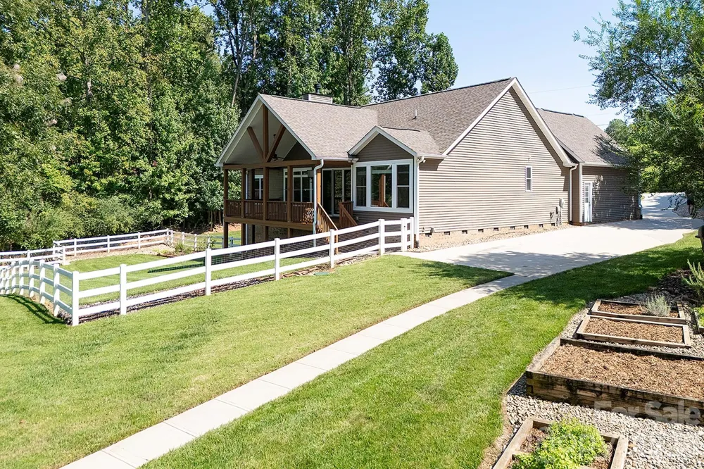 3825 Chevlot Hills Road Sherrills Ford, NC 28673