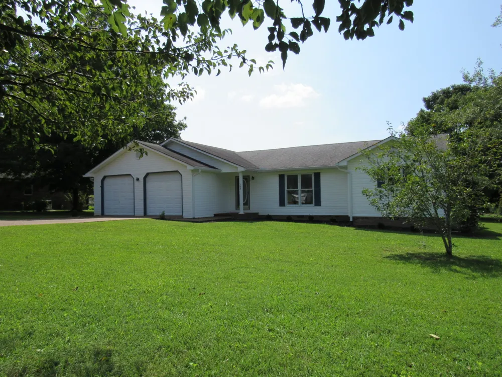 548 Cooper Dr McMinnville, TN 37110