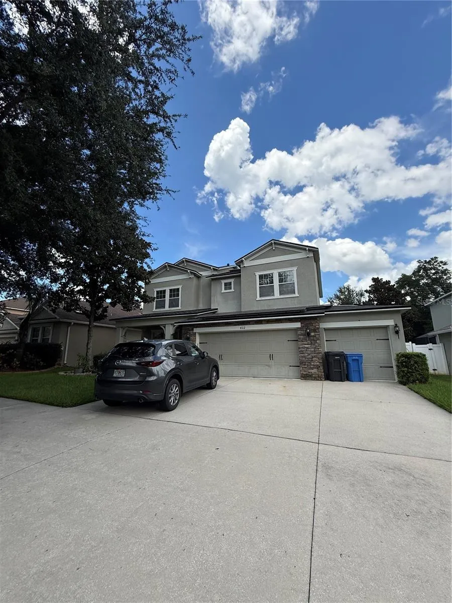 422 WESTCHESTER HILLS LANE Valrico, FL 33594