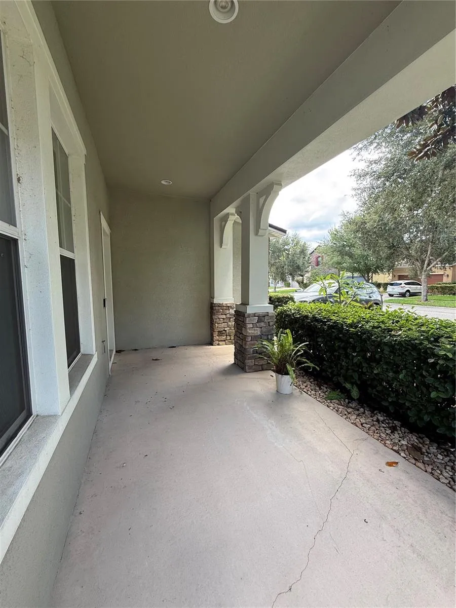 422 WESTCHESTER HILLS LANE Valrico, FL 33594