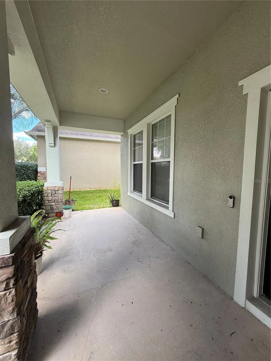 422 WESTCHESTER HILLS LANE Valrico, FL 33594