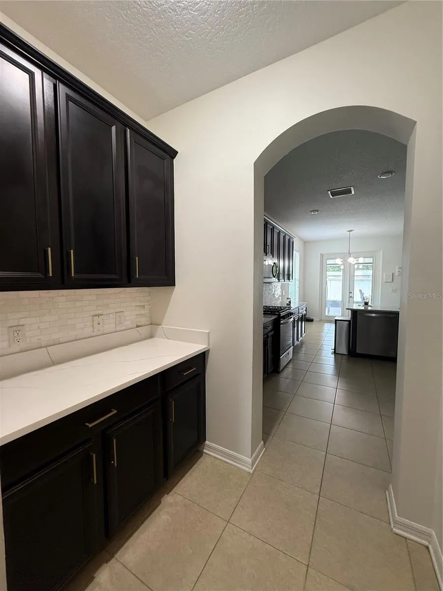 422 WESTCHESTER HILLS LANE Valrico, FL 33594