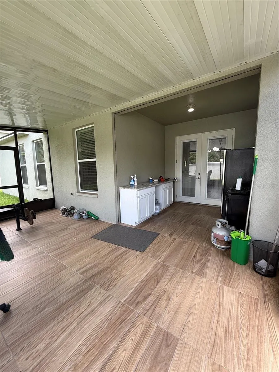 422 WESTCHESTER HILLS LANE Valrico, FL 33594
