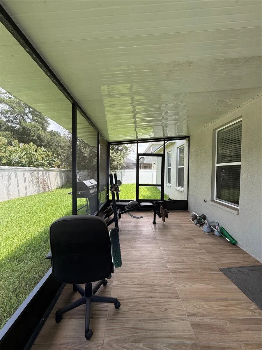 422 WESTCHESTER HILLS LANE Valrico, FL 33594