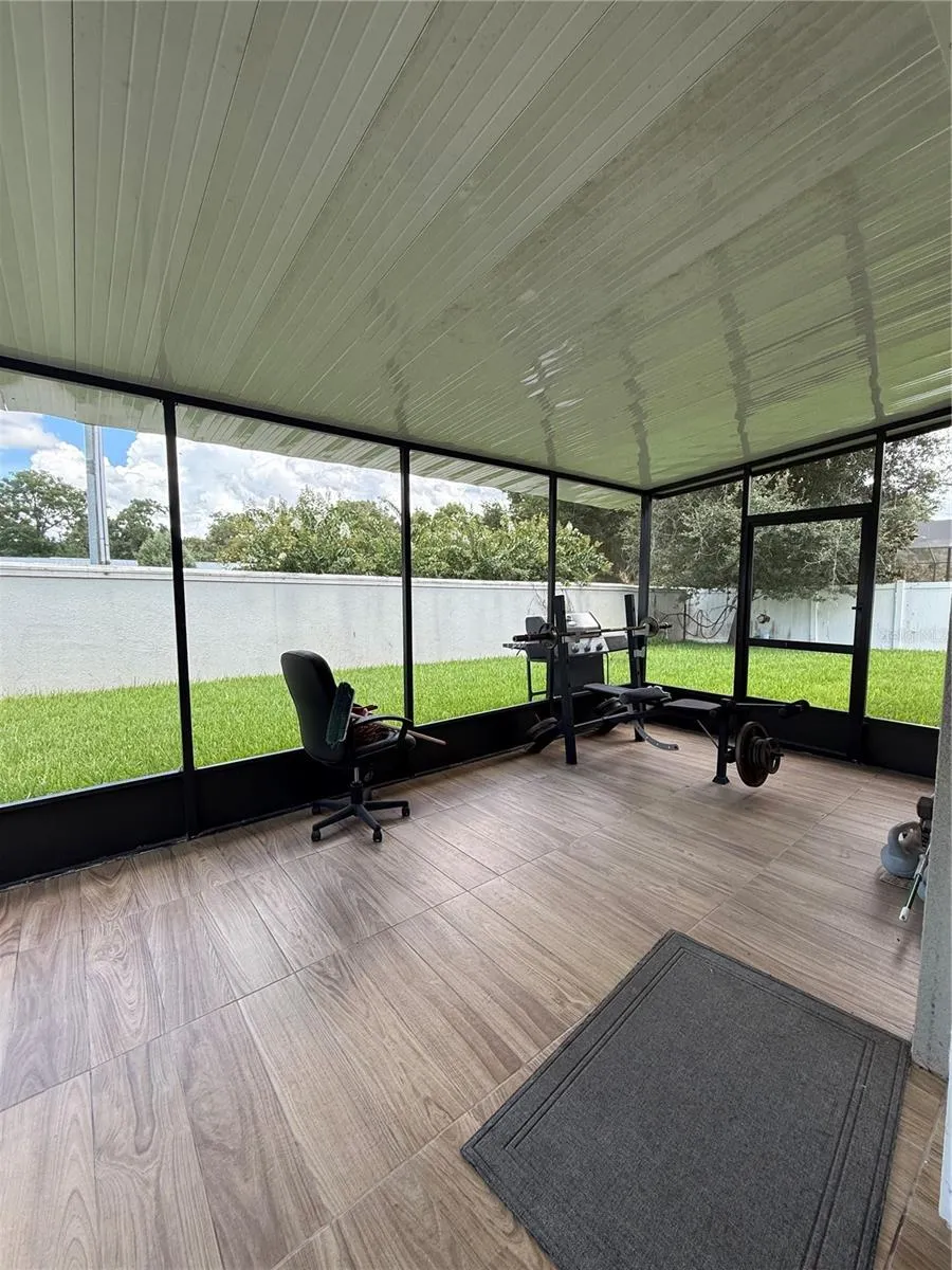 422 WESTCHESTER HILLS LANE Valrico, FL 33594