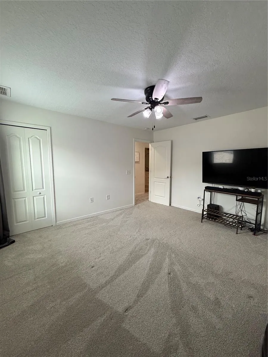 422 WESTCHESTER HILLS LANE Valrico, FL 33594