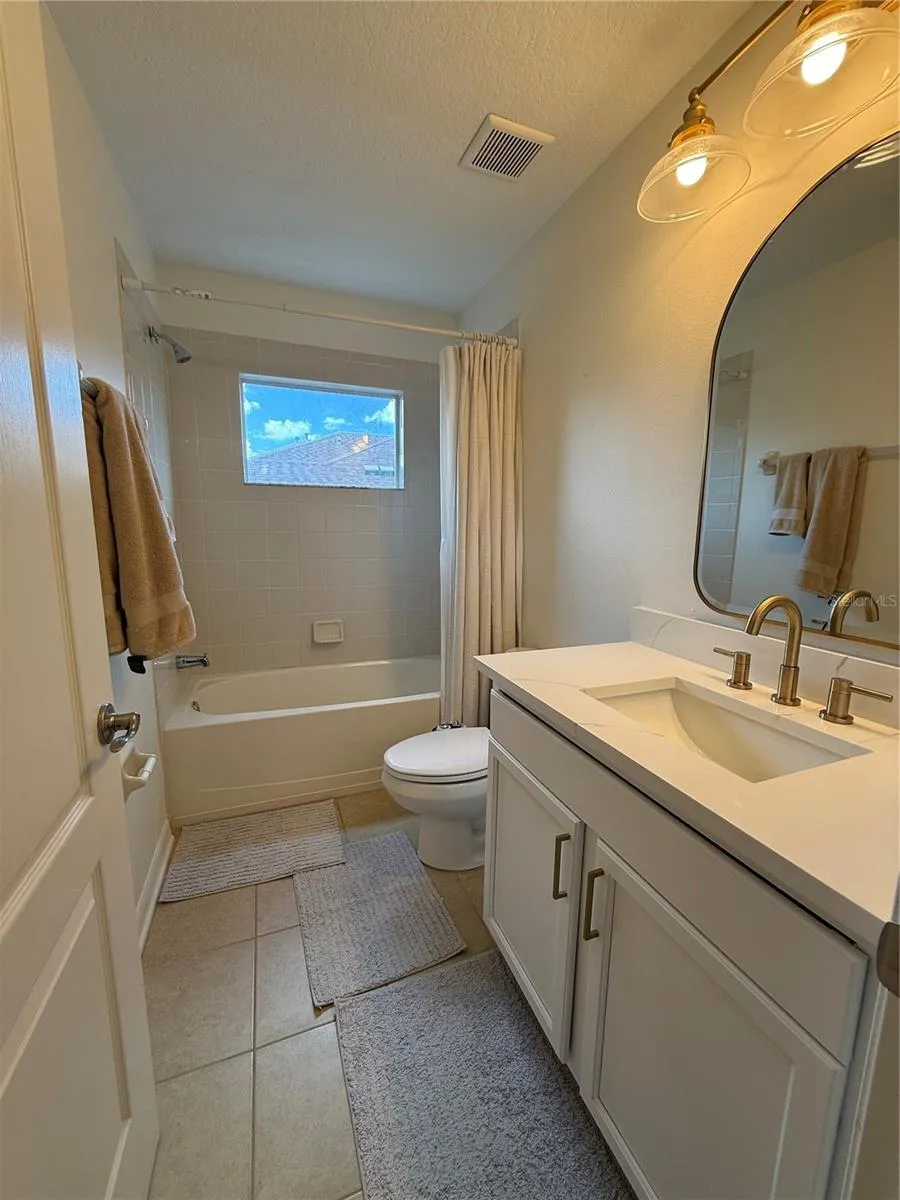 422 WESTCHESTER HILLS LANE Valrico, FL 33594