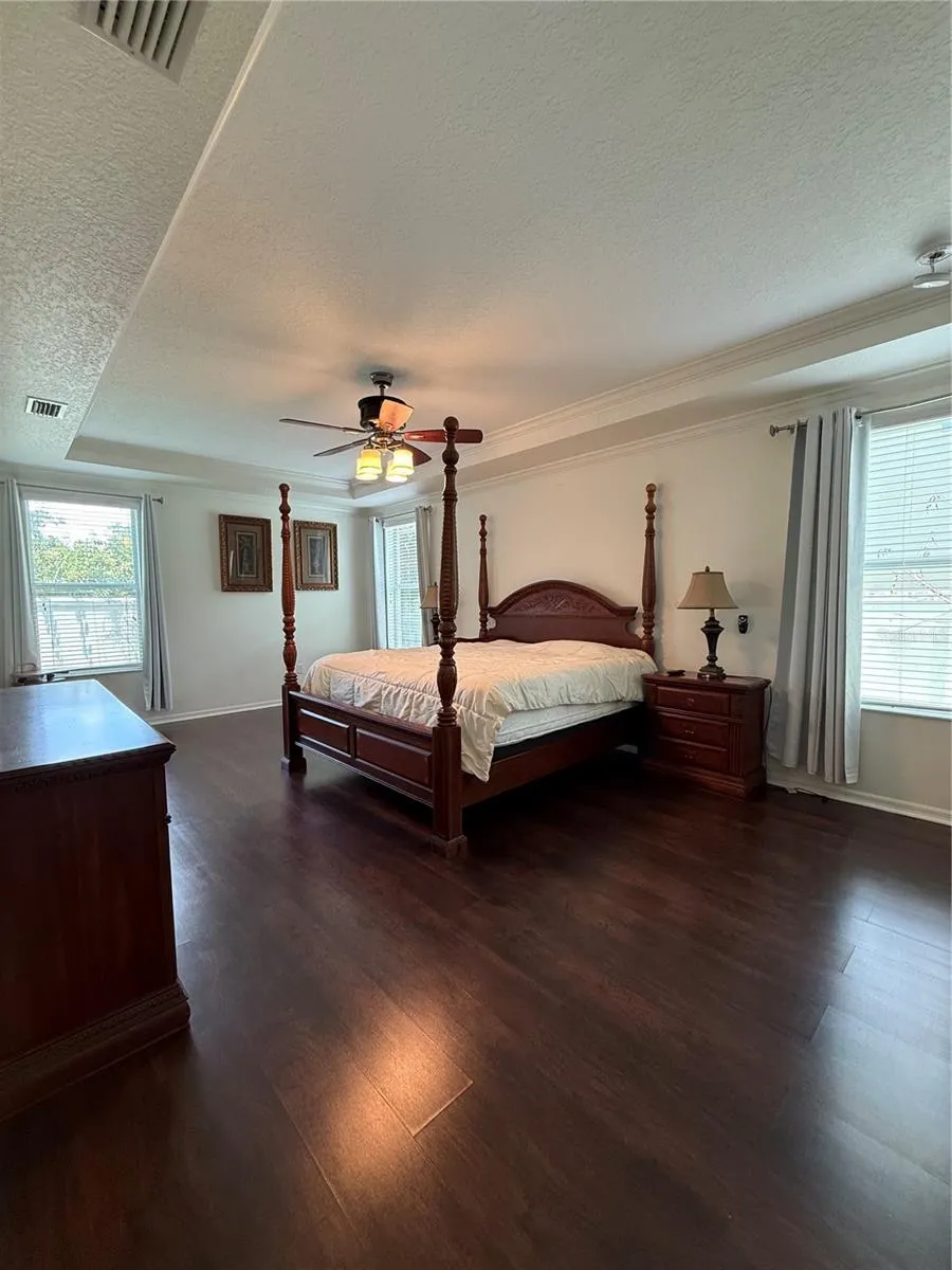 422 WESTCHESTER HILLS LANE Valrico, FL 33594