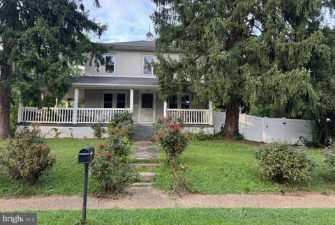 400 CHAPEL AVENUE W