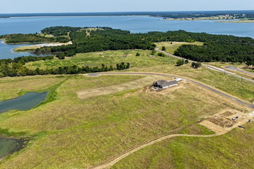 571 Lakeshore Terrace Windom, TX 75492