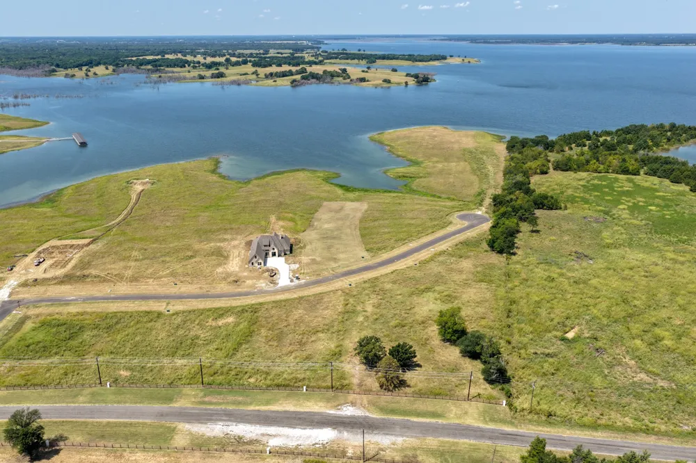 571 Lakeshore Terrace Windom, TX 75492