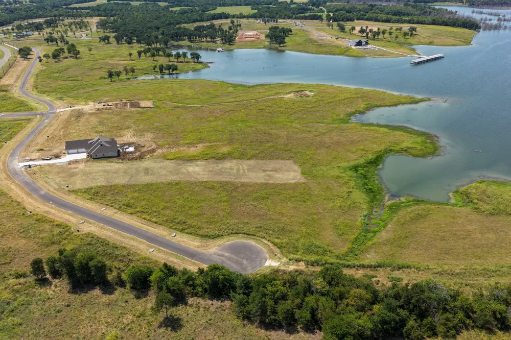 571 Lakeshore Terrace Windom, TX 75492