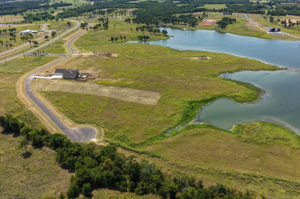 571 Lakeshore Terrace Windom, TX 75492