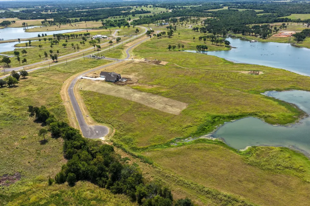 571 Lakeshore Terrace Windom, TX 75492