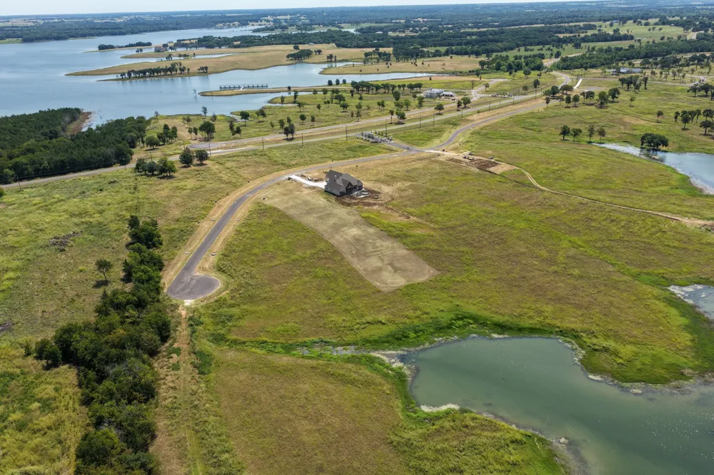 571 Lakeshore Terrace Windom, TX 75492