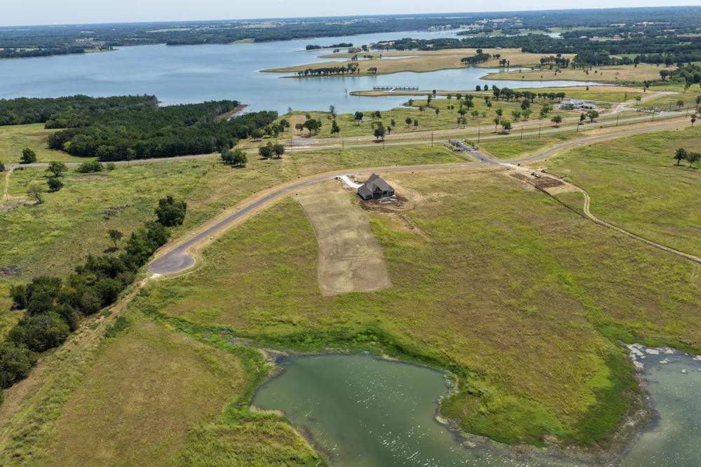 571 Lakeshore Terrace Windom, TX 75492