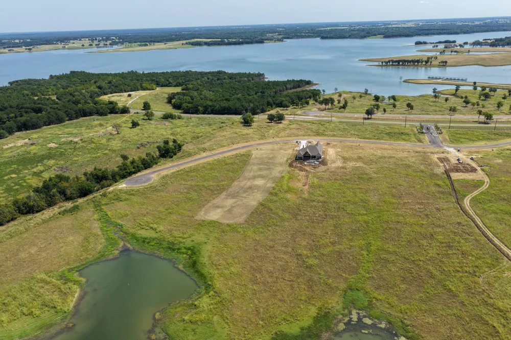 571 Lakeshore Terrace Windom, TX 75492