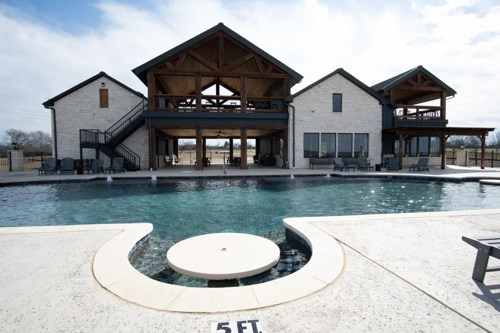 571 Lakeshore Terrace Windom, TX 75492