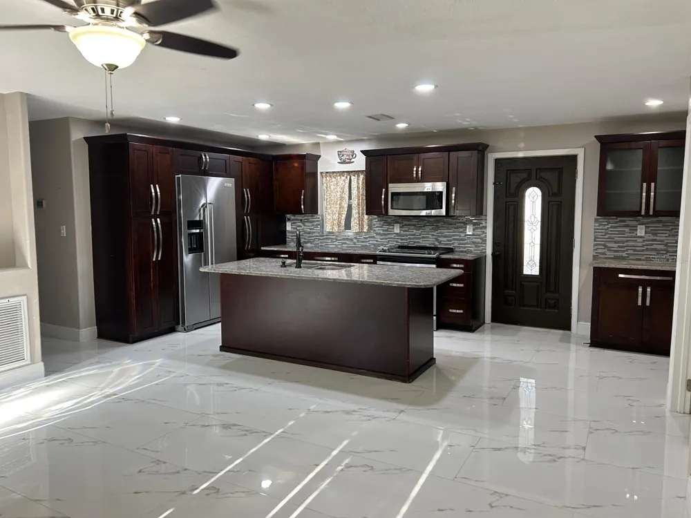 9724 TOM FOLSOM ROAD Thonotosassa, FL 33592