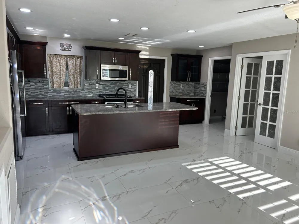 9724 TOM FOLSOM ROAD Thonotosassa, FL 33592