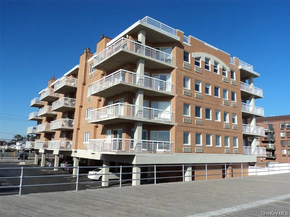 780 W Broadway #2D Long Beach, NY 11561
