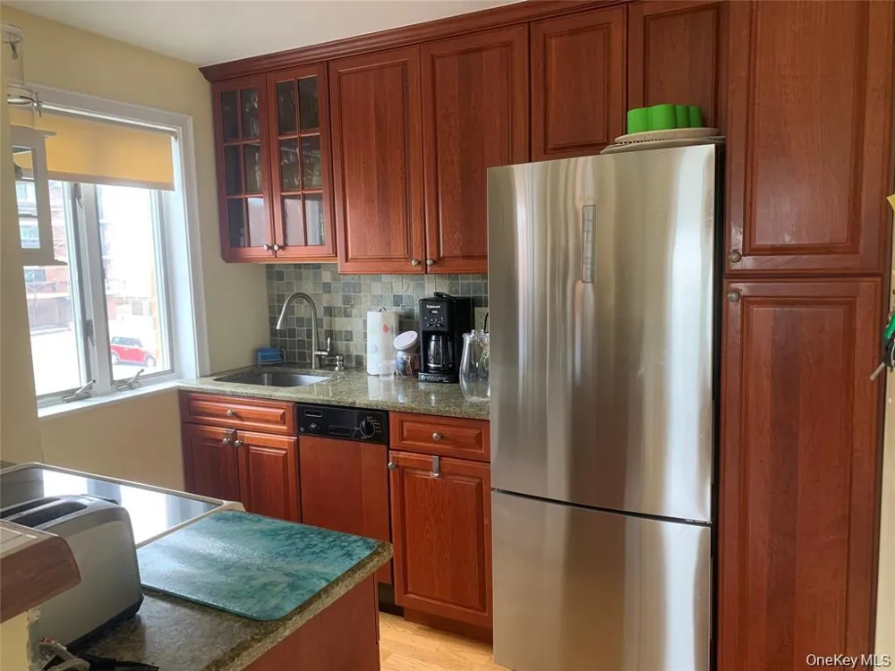 780 W Broadway #2D Long Beach, NY 11561