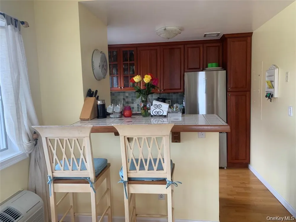 780 W Broadway #2D Long Beach, NY 11561