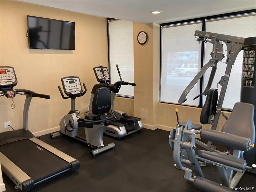 780 W Broadway #2D Long Beach, NY 11561