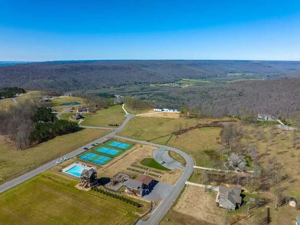 3685 Crockett Point Jasper, TN 37347