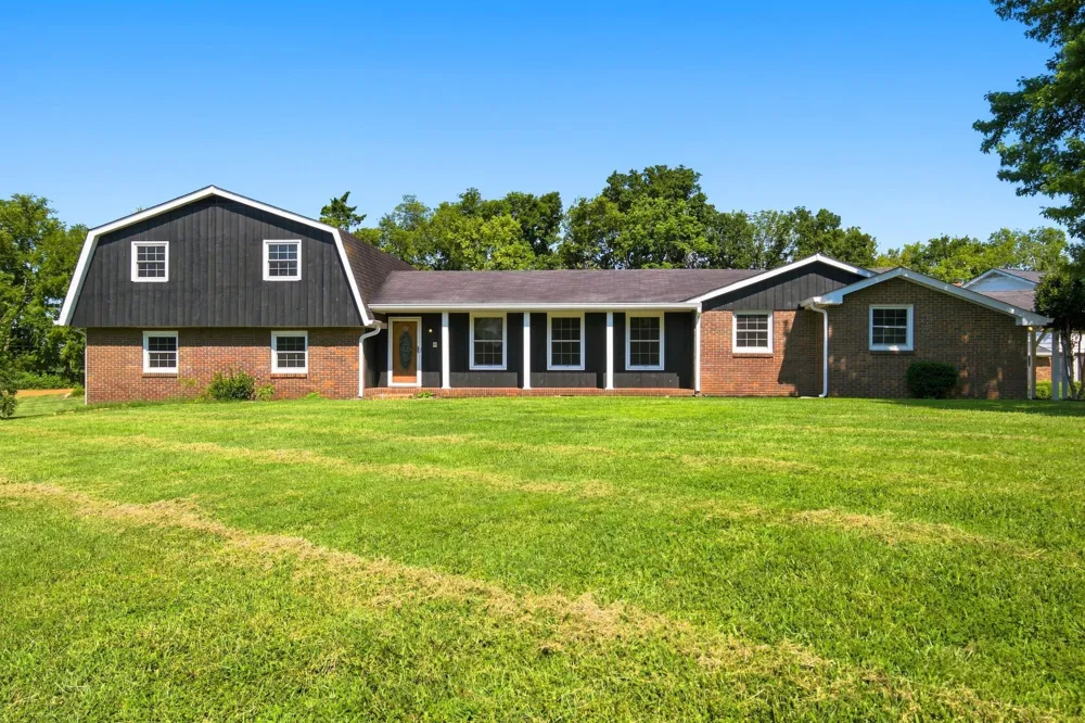 110 Highlander Dr Hendersonville, TN 37075