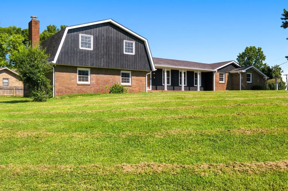 110 Highlander Dr Hendersonville, TN 37075