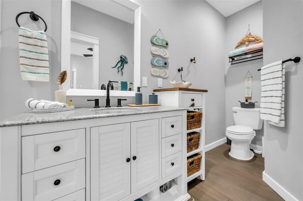 1094 Cedar Lane Gilchrist, TX 77617