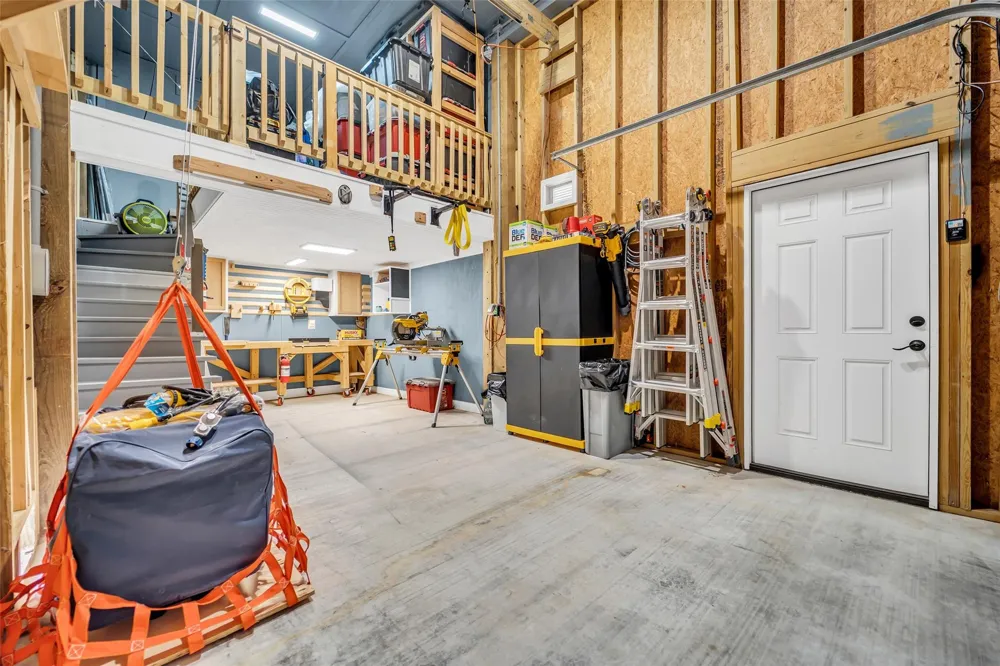 1094 Cedar Lane Gilchrist, TX 77617
