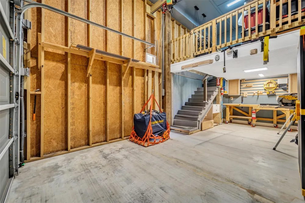 1094 Cedar Lane Gilchrist, TX 77617