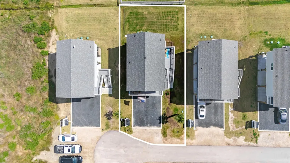 1094 Cedar Lane Gilchrist, TX 77617