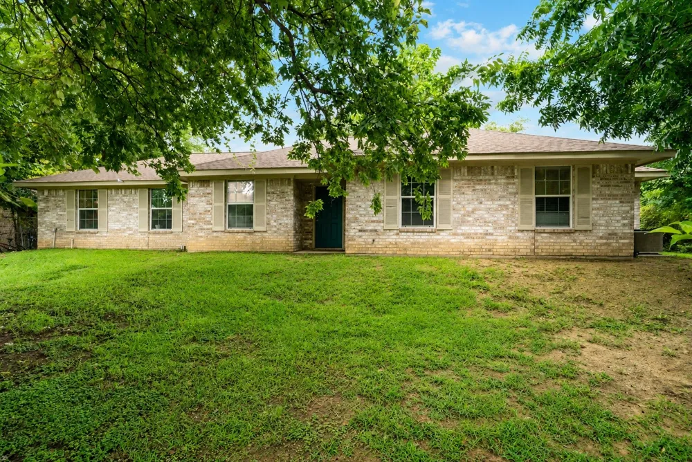 1400 E Lake Drive Weatherford, TX 76087