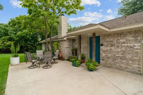 1400 E Lake Drive