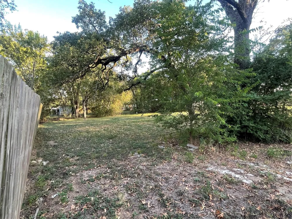 2273 Earl Rudder Freeway Bryan, TX 77803