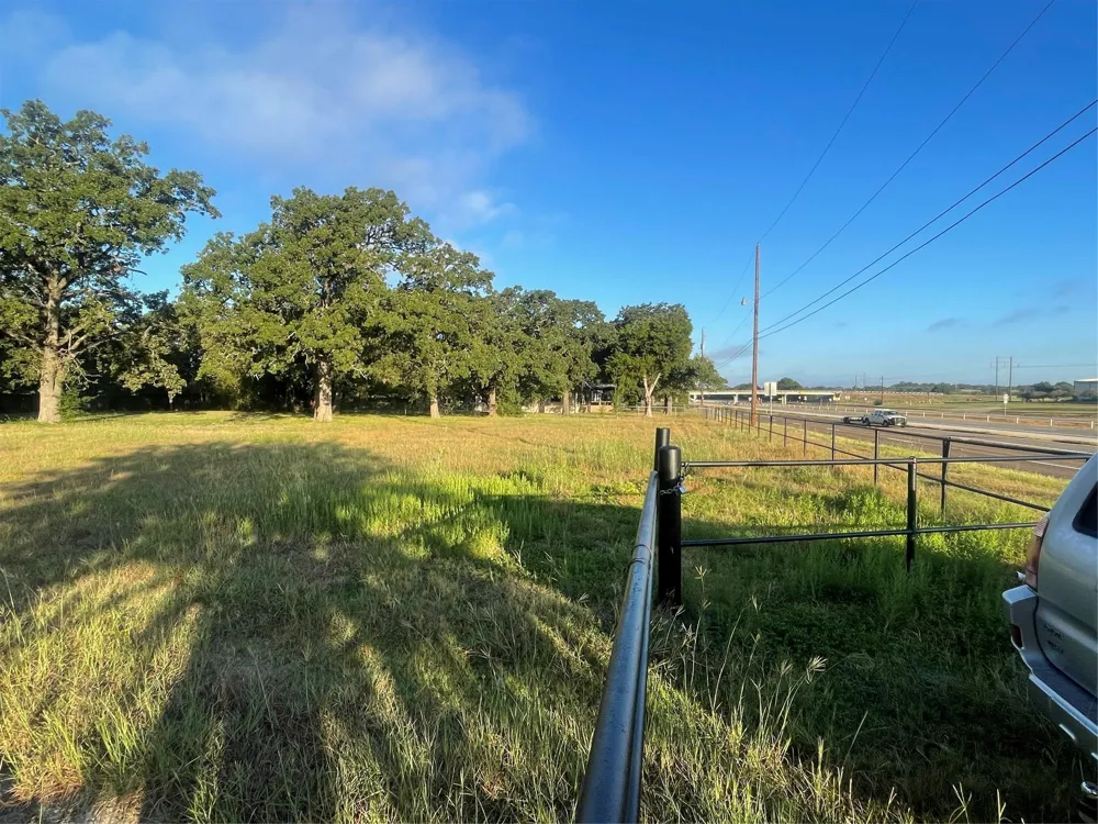 2273 Earl Rudder Freeway Bryan, TX 77803