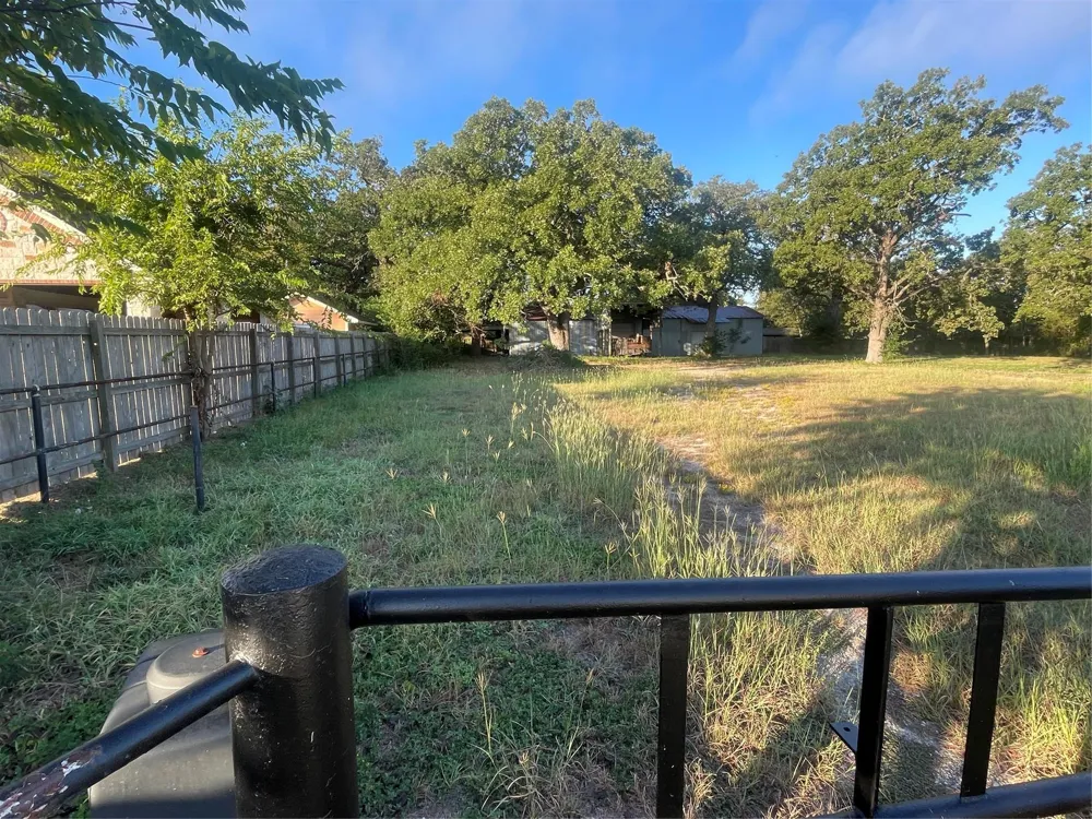 2273 Earl Rudder Freeway Bryan, TX 77803