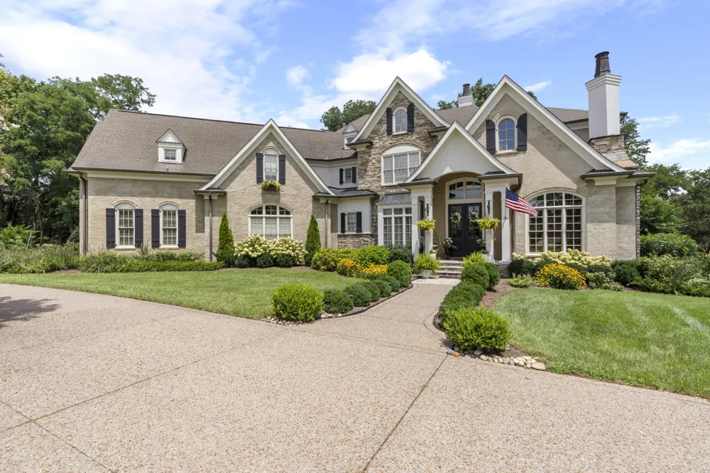 3300 Bridle Path Ct Thompsons Station, TN 37179