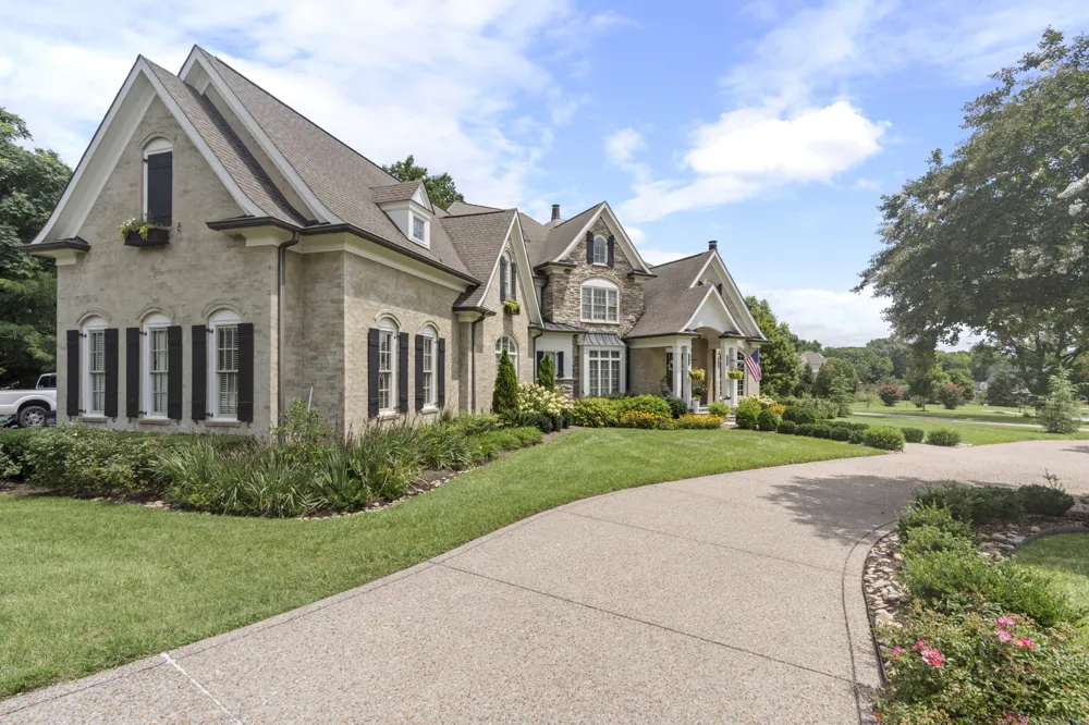 3300 Bridle Path Ct Thompsons Station, TN 37179