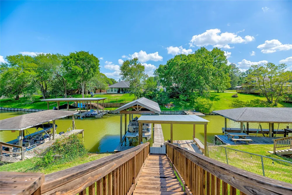 278 Shelter Cove Drive Livingston, TX 77351