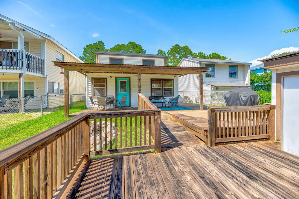 278 Shelter Cove Drive Livingston, TX 77351