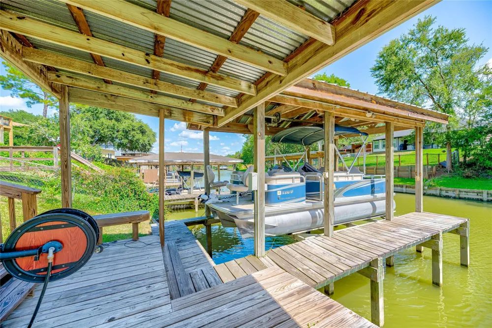 278 Shelter Cove Drive Livingston, TX 77351