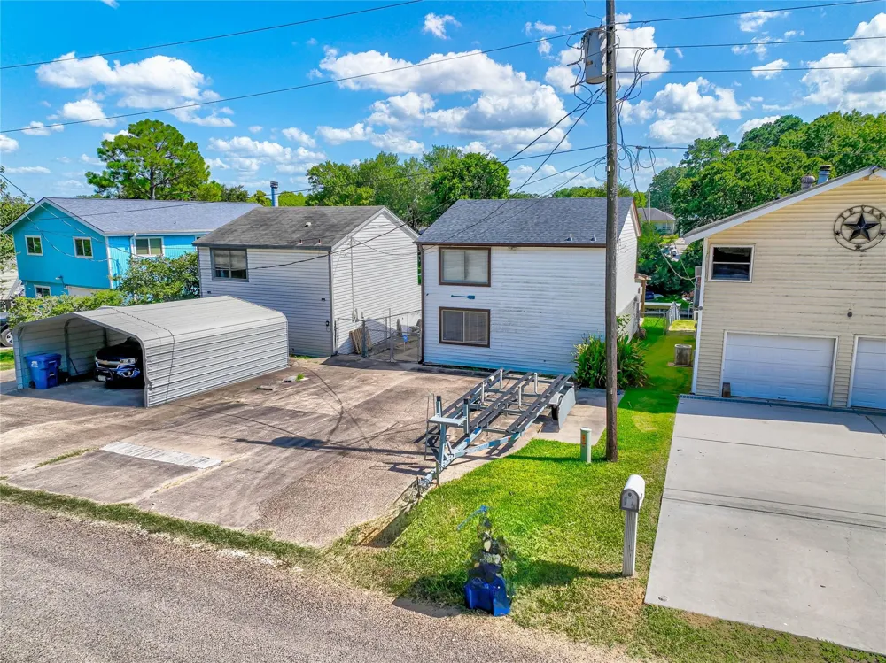 278 Shelter Cove Drive Livingston, TX 77351